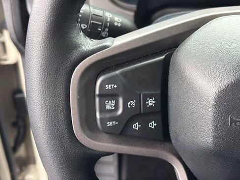 Used 2025 Ford Bronco Badlands image 18