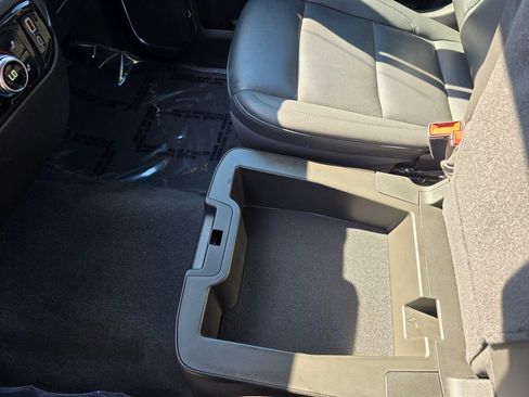 Used 2025 GMC Sierra 1500 SLT image 29