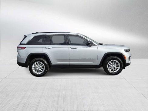 New 2025 Jeep Grand Cherokee Laredo X w/ Luxury Tech Group I image 9