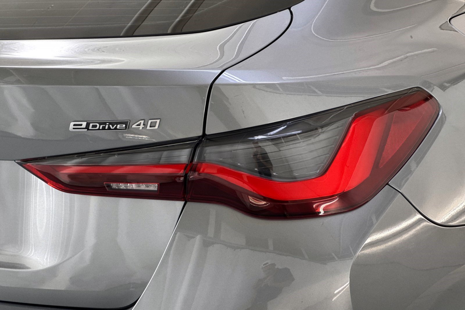 Used 2025 BMW i4 eDrive40 w/ Premium Package RWD image 29