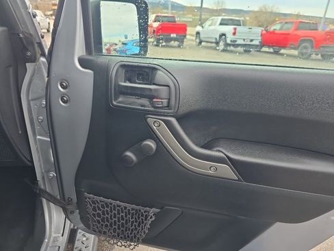 Used 2018 Jeep Wrangler Sport image 23
