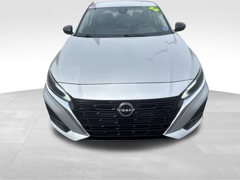 Used 2024 Nissan Altima 2.5 SV image 5