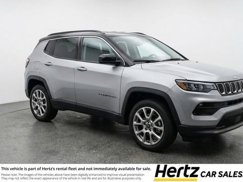 Used 2025 Jeep Compass Limited image 1