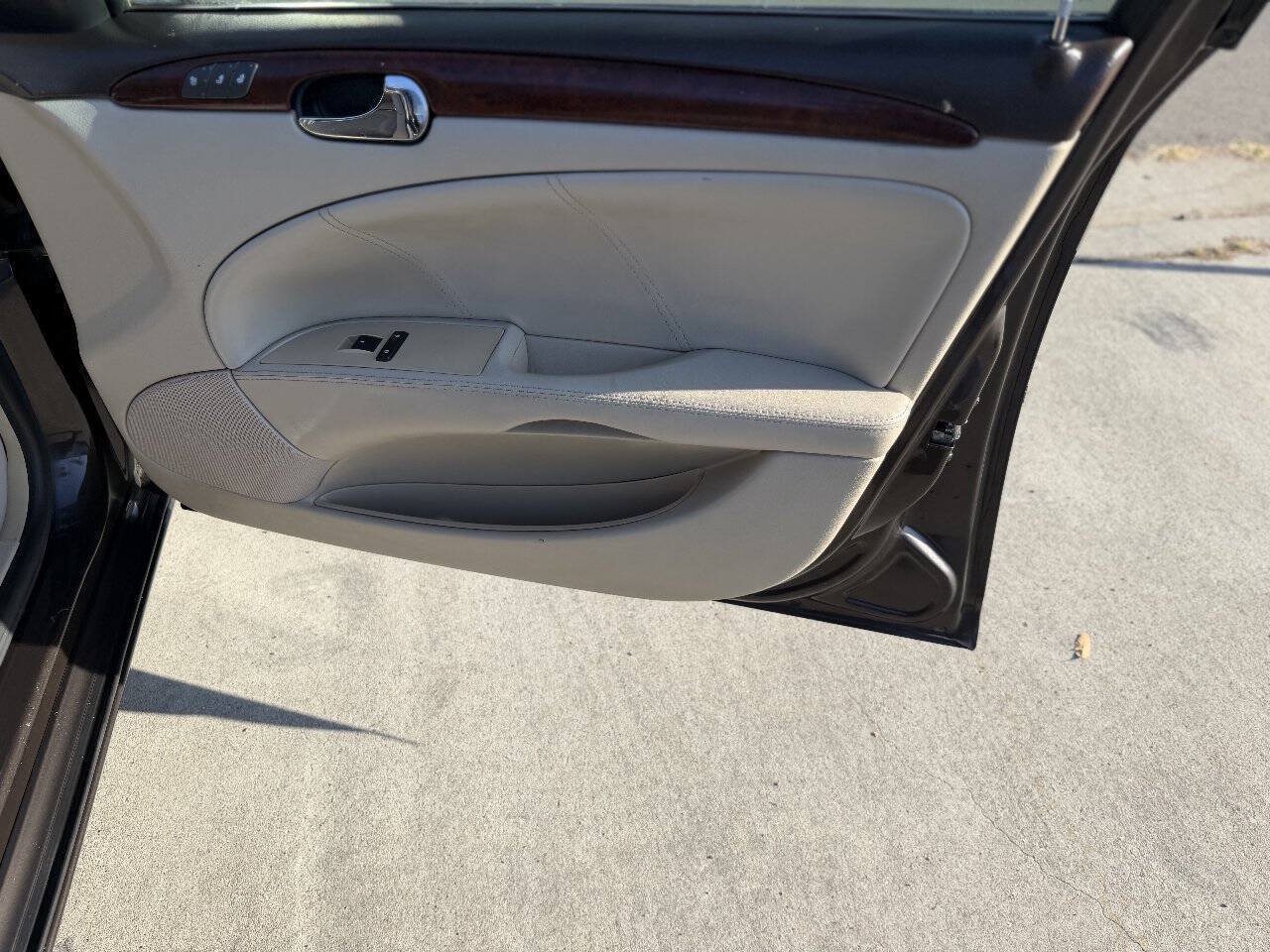 Used 2008 Buick Lucerne CXL w/ Ultra Confidence Package FWD image 18