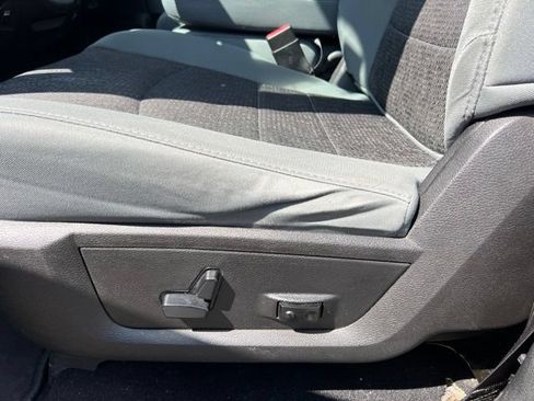 Used 2019 RAM 1500 Big Horn AWD/4WD image 18
