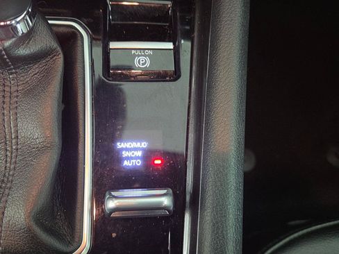 Used 2023 Jeep Compass Latitude AWD/4WD image 16