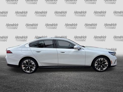 Used 2026 BMW 530i w/ Premium Package RWD image 11
