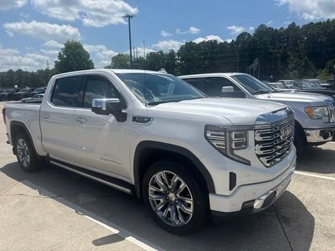 Used 2023 GMC Sierra 1500 Denali w/ Denali Reserve Package AWD/4WD image 3