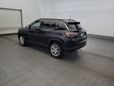 Used 2023 Jeep Compass Latitude AWD/4WD image 3