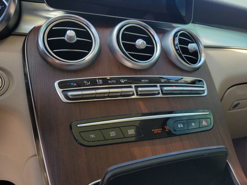 Certified 2020 Mercedes-Benz GLC 300 image 20