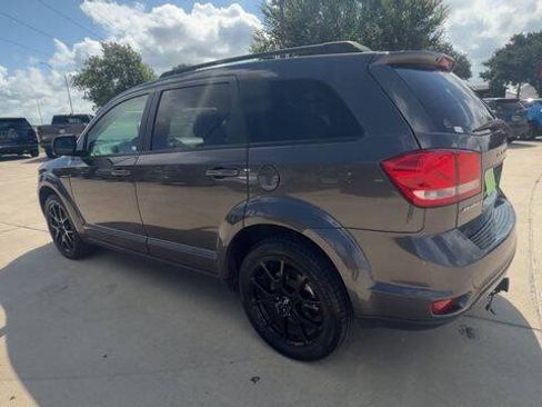 Used 2019 Dodge Journey SE w/ Premium Group FWD image 6