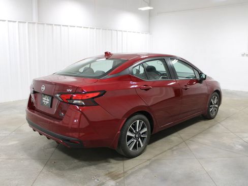 Used 2021 Nissan Versa SV image 9