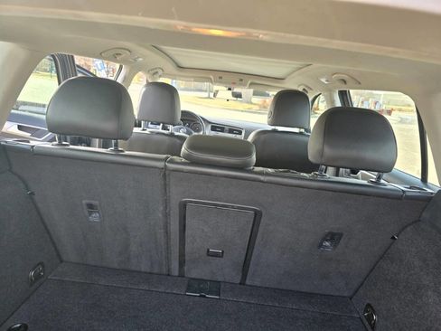 Used 2016 Volkswagen Golf Limited Edition image 29