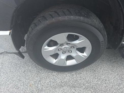 Used 2019 RAM 1500 Big Horn AWD/4WD image 17
