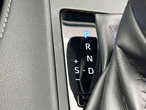 Certified 2023 Toyota Venza Nightshade image 30