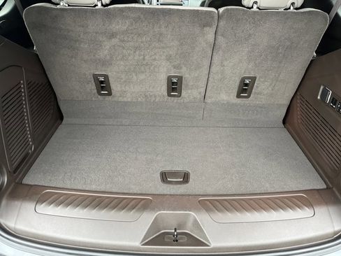 Used 2021 GMC Yukon SLT w/ SLT Luxury Plus Package image 37