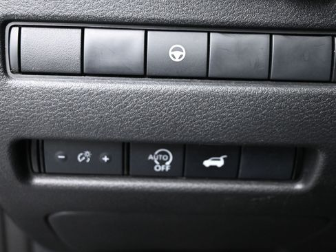 Used 2025 Nissan Rogue SV AWD/4WD image 15