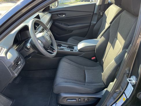 Used 2024 Honda Accord EX image 9