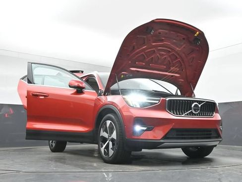 Used 2025 Volvo XC40 B5 Plus AWD/4WD image 52