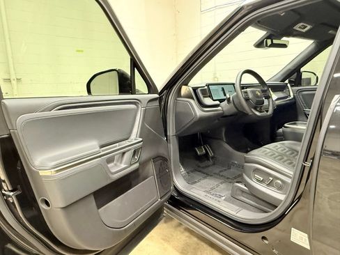 Used 2024 Rivian R1S Adventure Dual AWD/4WD image 28