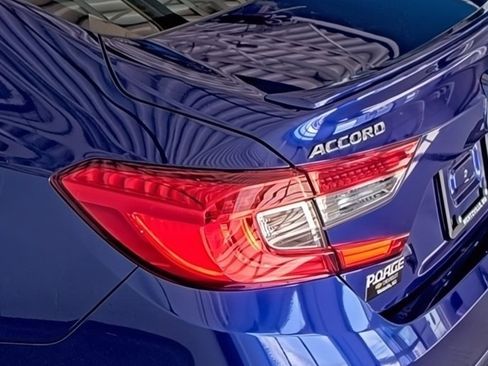 Used 2019 Honda Accord Sport image 10