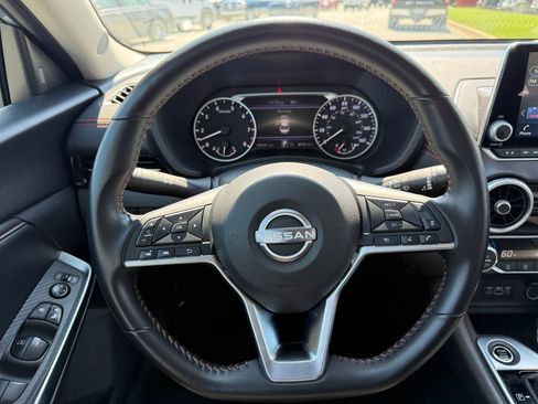 Used 2025 Nissan Sentra SR FWD image 9