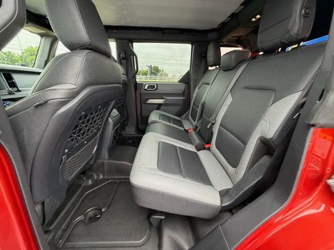 Used 2023 Ford Bronco Black Diamond w/ Sasquatch Package AWD/4WD image 16