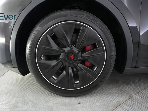 Used 2022 Tesla Model Y Long Range AWD/4WD image 19