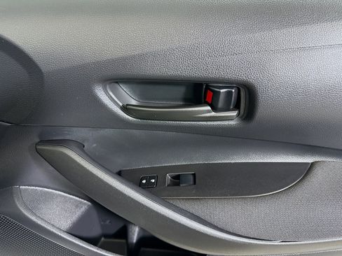 Used 2025 Toyota Corolla LE image 30