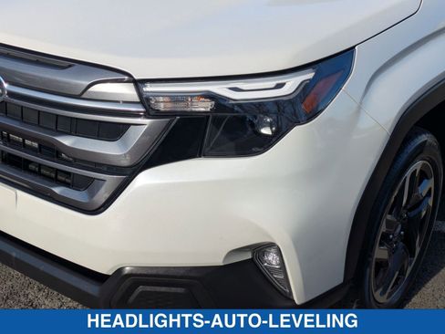 Used 2025 Subaru Forester Premium image 10