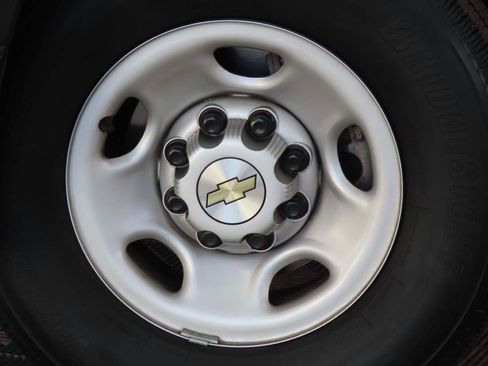 Used 2023 Chevrolet Express 3500 LS image 6