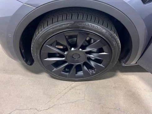 Used 2021 Tesla Model Y Long Range image 28