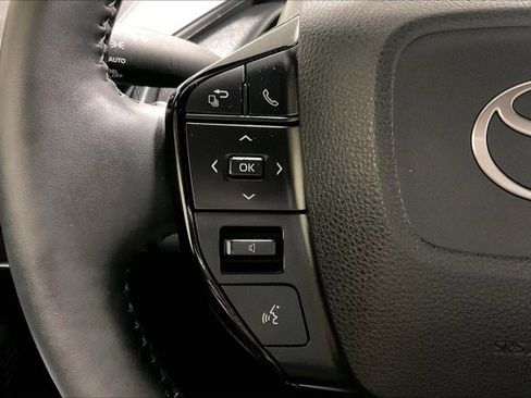 Used 2025 Toyota Prius XLE image 19