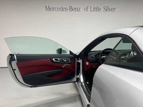 Used 2013 Mercedes-Benz SL 550 image 21