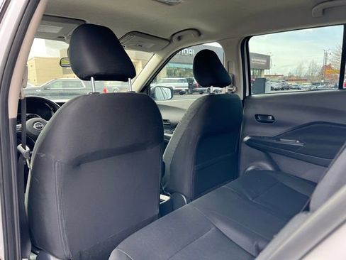 New 2024 Nissan Kicks S image 11