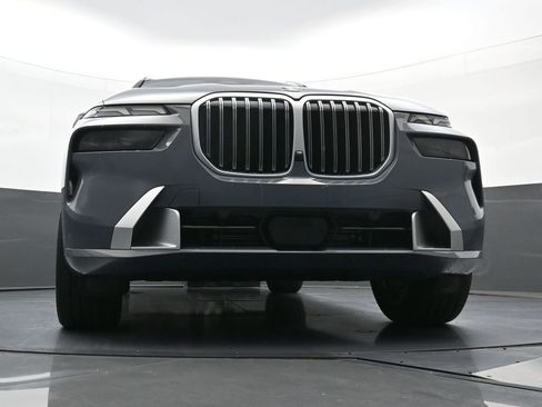 Used 2026 BMW X7 xDrive40i AWD/4WD image 23