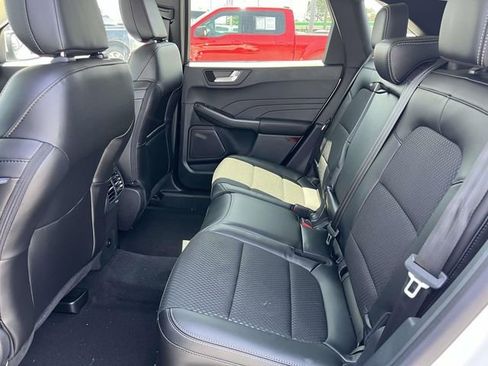 New 2025 Ford Escape SE FWD image 9