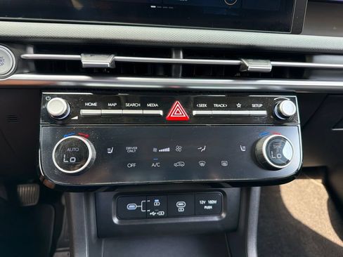 Certified 2025 Hyundai Tucson SEL AWD/4WD image 12
