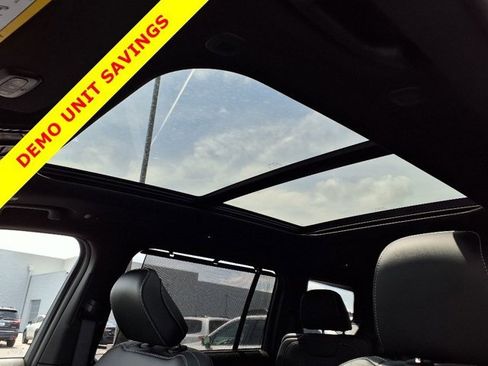 New 2025 Jeep Grand Cherokee L Limited w/ Luxury Tech Group II image 16