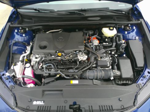 Used 2025 Toyota Camry LE image 34