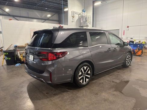 Certified 2026 Honda Odyssey EX-L image 5