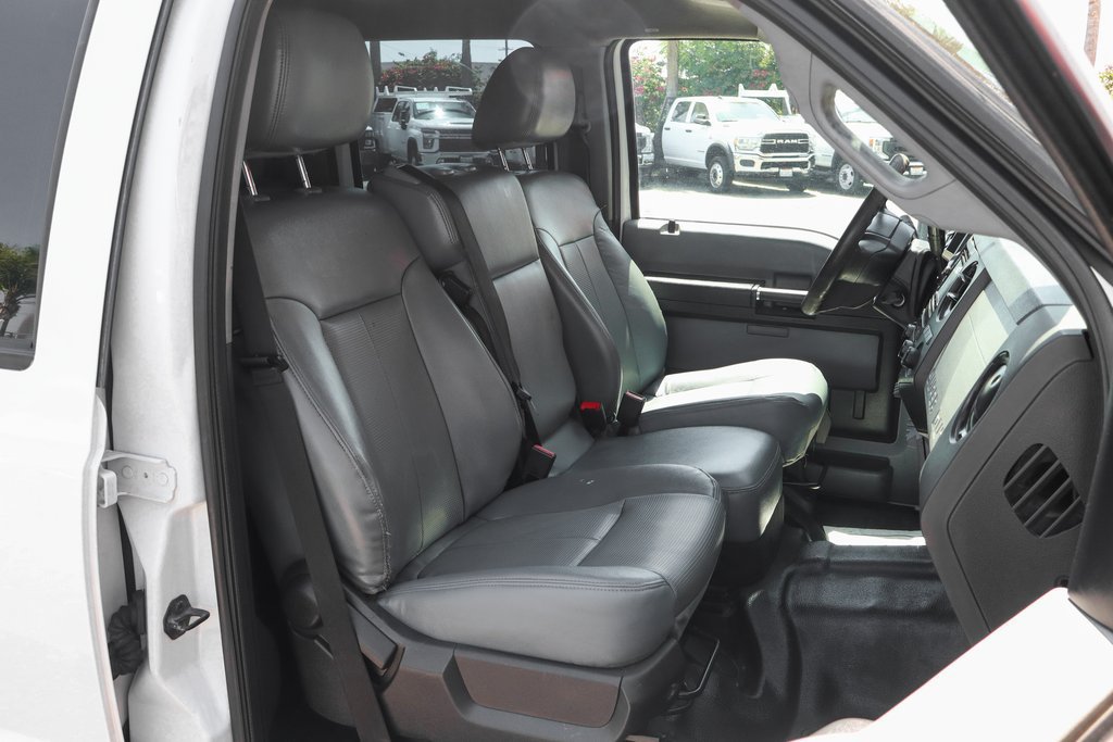 Used 2013 Ford F550 2WD Crew Cab Super Duty w/ Payload Upgrade Pkg image 31