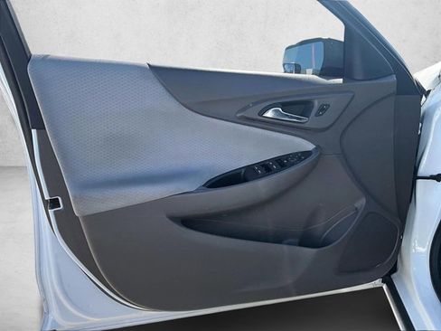 Used 2018 Chevrolet Malibu LS image 17