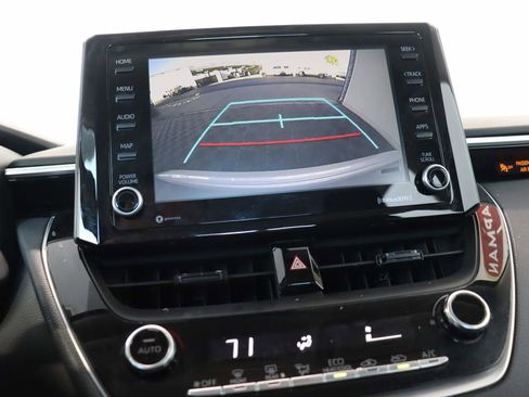 Used 2022 Toyota Corolla LE image 12