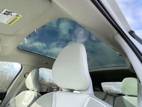 New 2025 Volvo EX90 Ultra w/ Protection Package Premier image 9