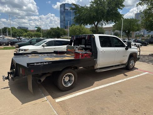 Used 2024 Chevrolet Silverado 3500 LT w/ Convenience Package AWD/4WD image 3