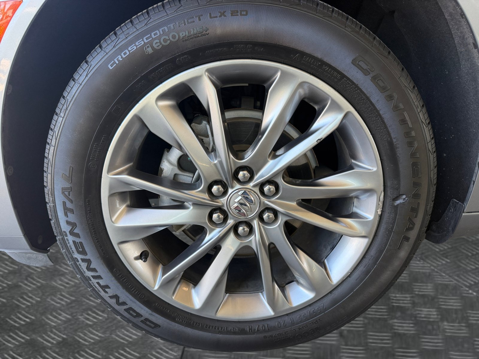 Used 2023 Buick Enclave Avenir w/ Avenir Technology Package FWD image 9