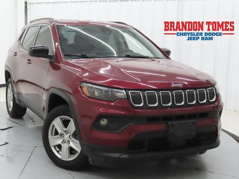 Used 2022 Jeep Compass Latitude AWD/4WD image 1