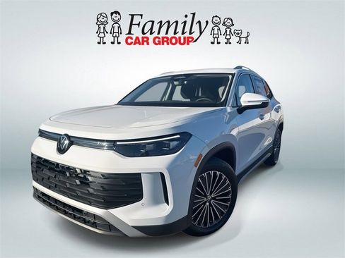New 2026 Volkswagen Tiguan S FWD image 1