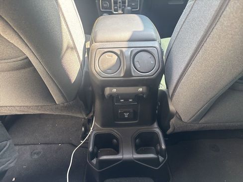 Used 2024 Jeep Wrangler Sahara image 13